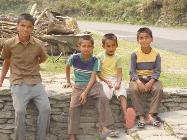 Rajesh, Sujan, Manish und Sanam in Cotecola (Nepal)